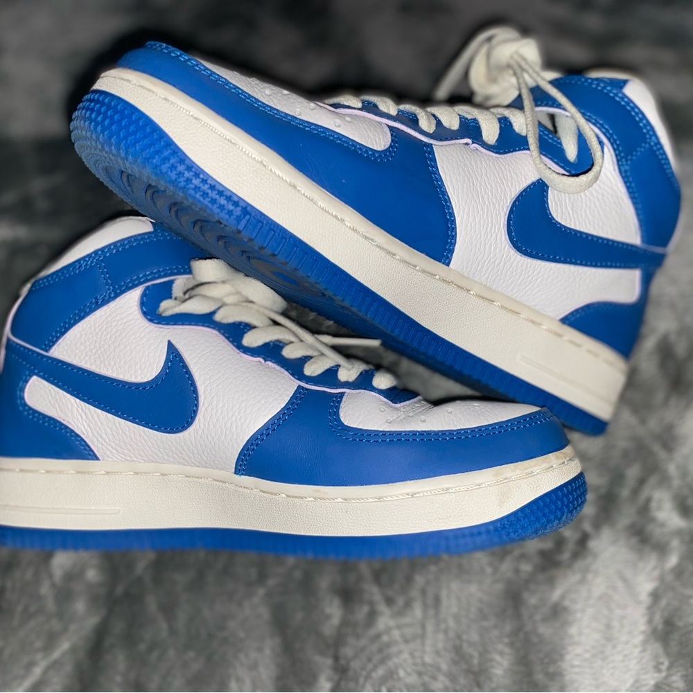 Nike airs